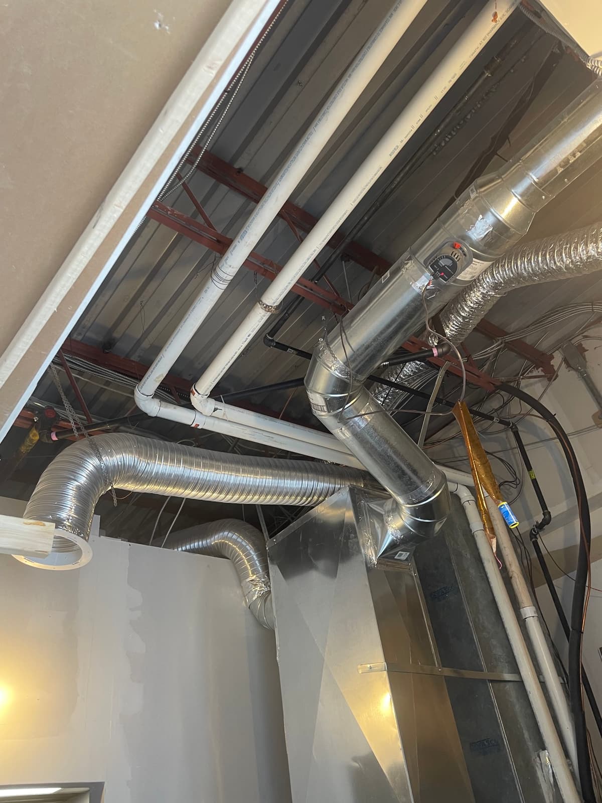 Commercial HVAC ductwork and piping